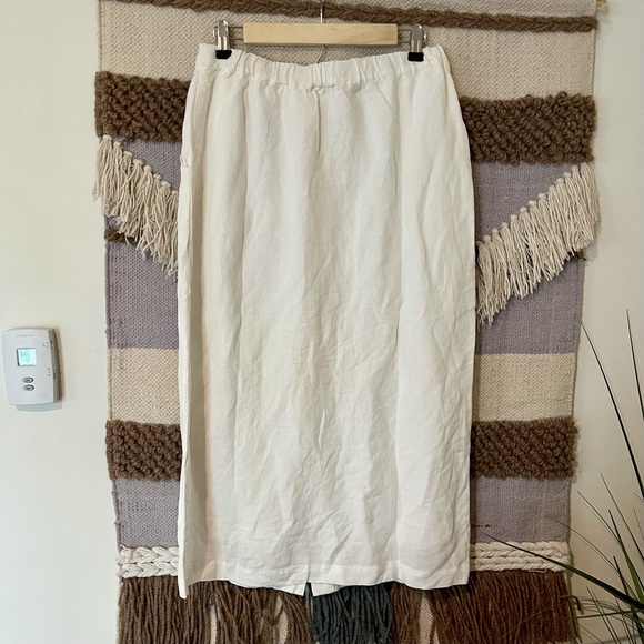 Matty M White Button Front Skirt - Picture 3 of 4